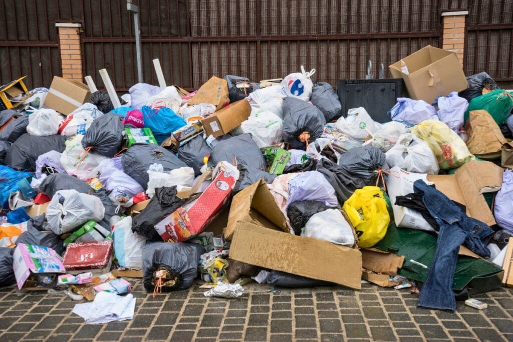 Managing-Waste-Collection-Areas-in-Residential-Complexes